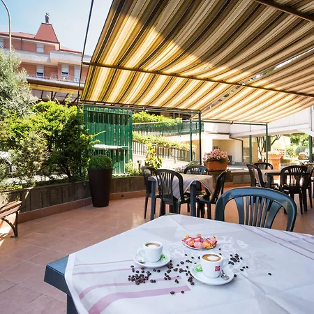 Casa Tra Noi 3* Roma