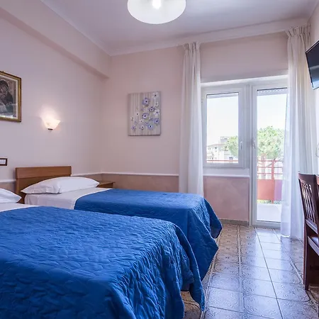 ホテル カサ トラ ノイ 3*